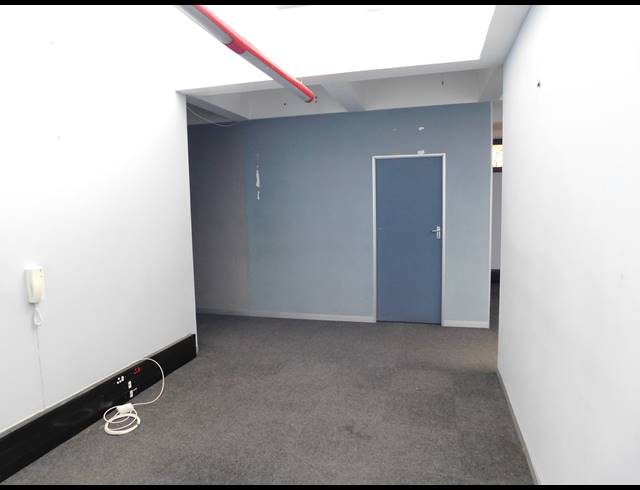 163M² OFFICE TO LET IN FERNDALE